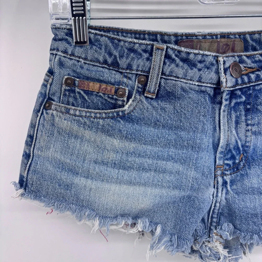 L.e.i. Denim‎ Jean Shorts Womens Size 3 Frayed Hem Distressed Blue Casual